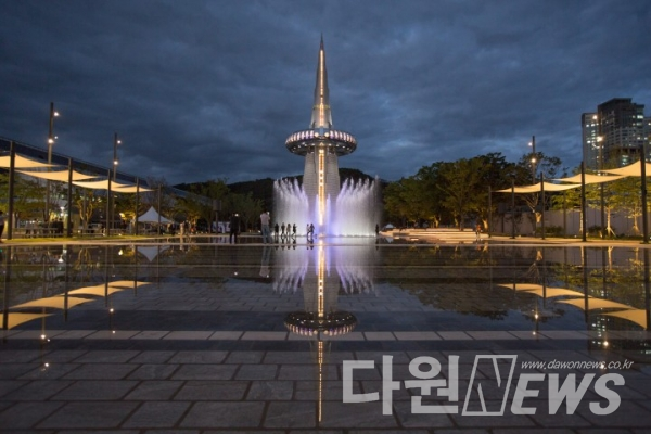 지난 24일 준공된 한빛탑 주변 광장 모습 [사진/대전마케팅공사 제공]